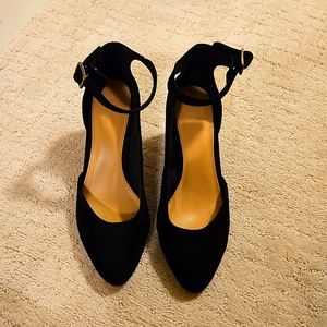Soludos leather suede pumps with ankle strap. Size 6.5